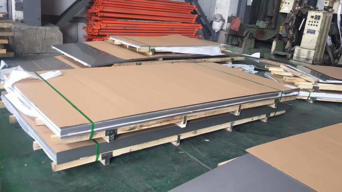 Folha de aço inoxidável laminada a quente de superfície lisa SUS 430 para indústria e construção